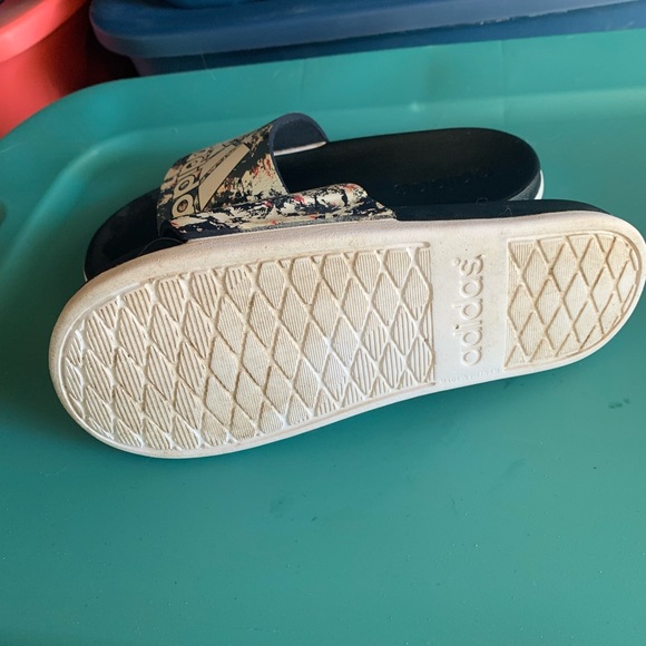 Girls Adidas Slides - Picture 2 of 2